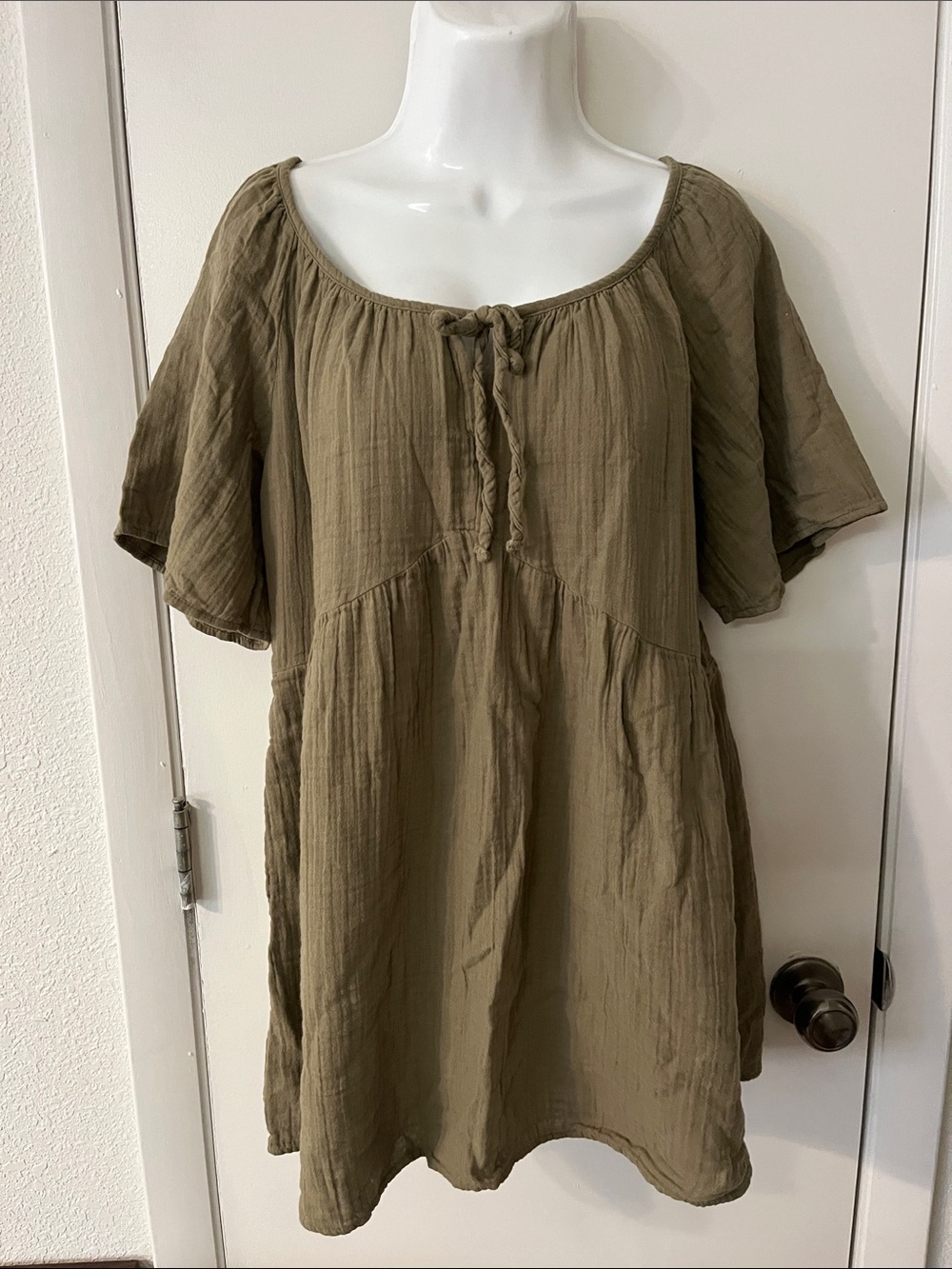 Old Navy Olive Scoop-Neck Tie-Front Tunic